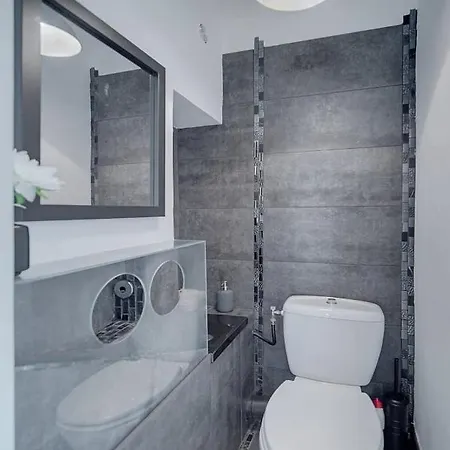 Immogroom- City Center- Ac - 5min From The Palaisrestaurant - Wifi *